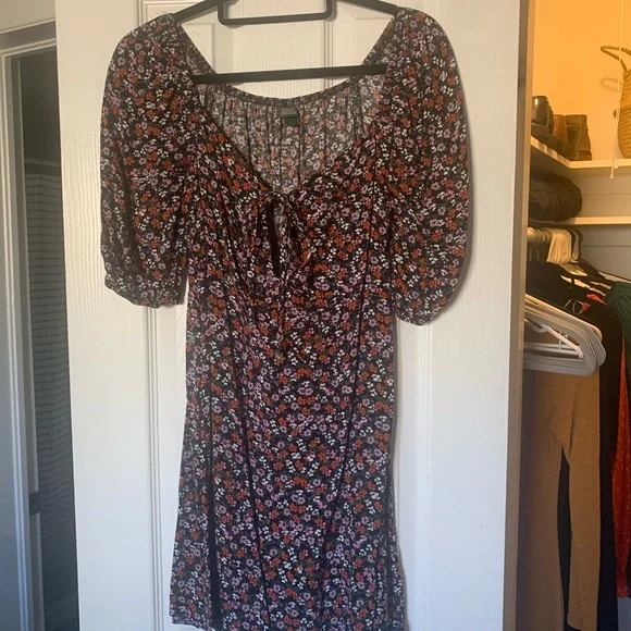 Floral puff sleeve mini dress - Picture 6 of 7